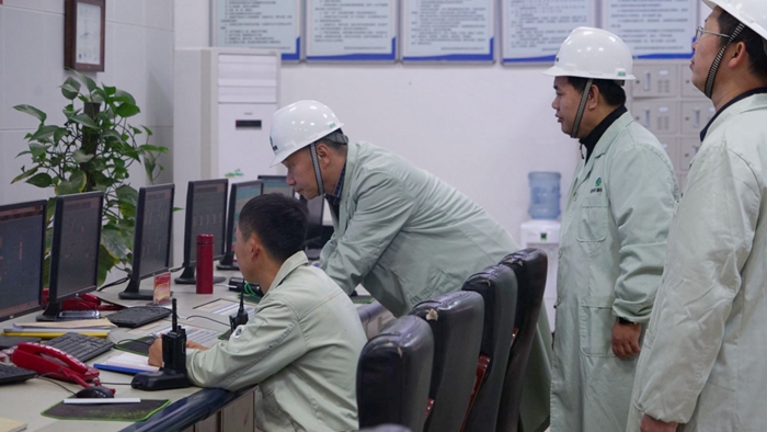 黄风林在企业 - 副本.jpg